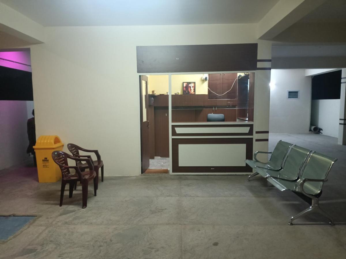 Four Seasons Home Stay Tirupati Exterior foto